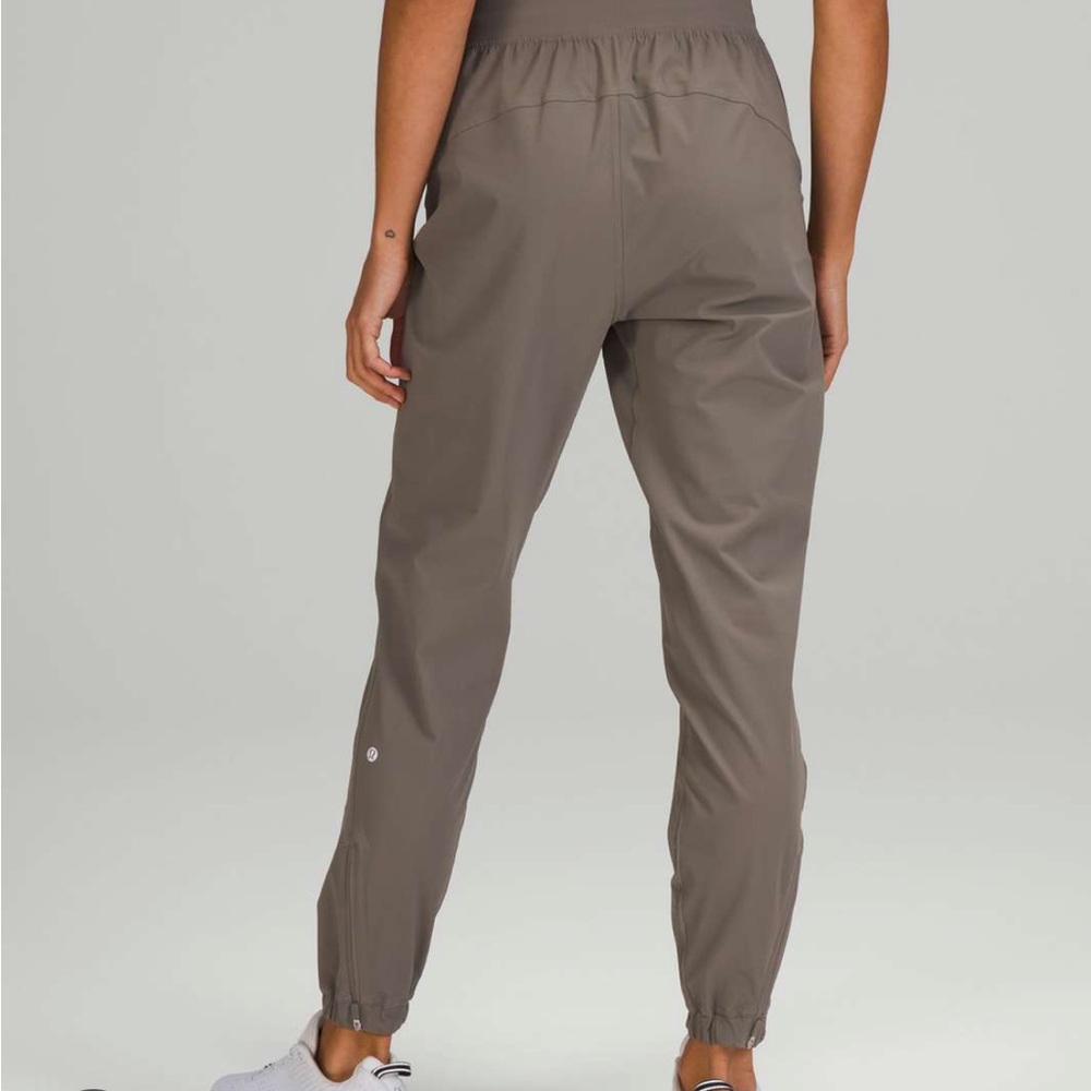 Lululemon Adapted State High Rise Joggers Airflow - Carbon Dust - Size 6